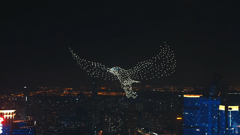 無人機光影表演耀夜飛行,派勤硬件助力展翅騰飛! 無人機光影表演耀夜飛行,派勤硬件助力展翅騰飛!