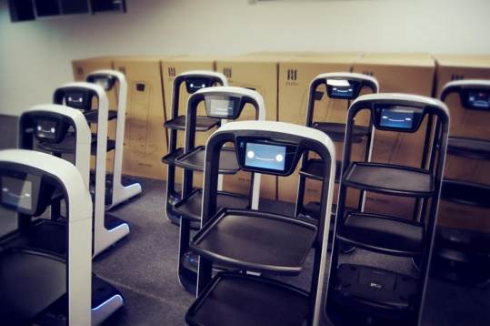 機器人加入餐飲界,派勤硬件助力“上崗執勤”