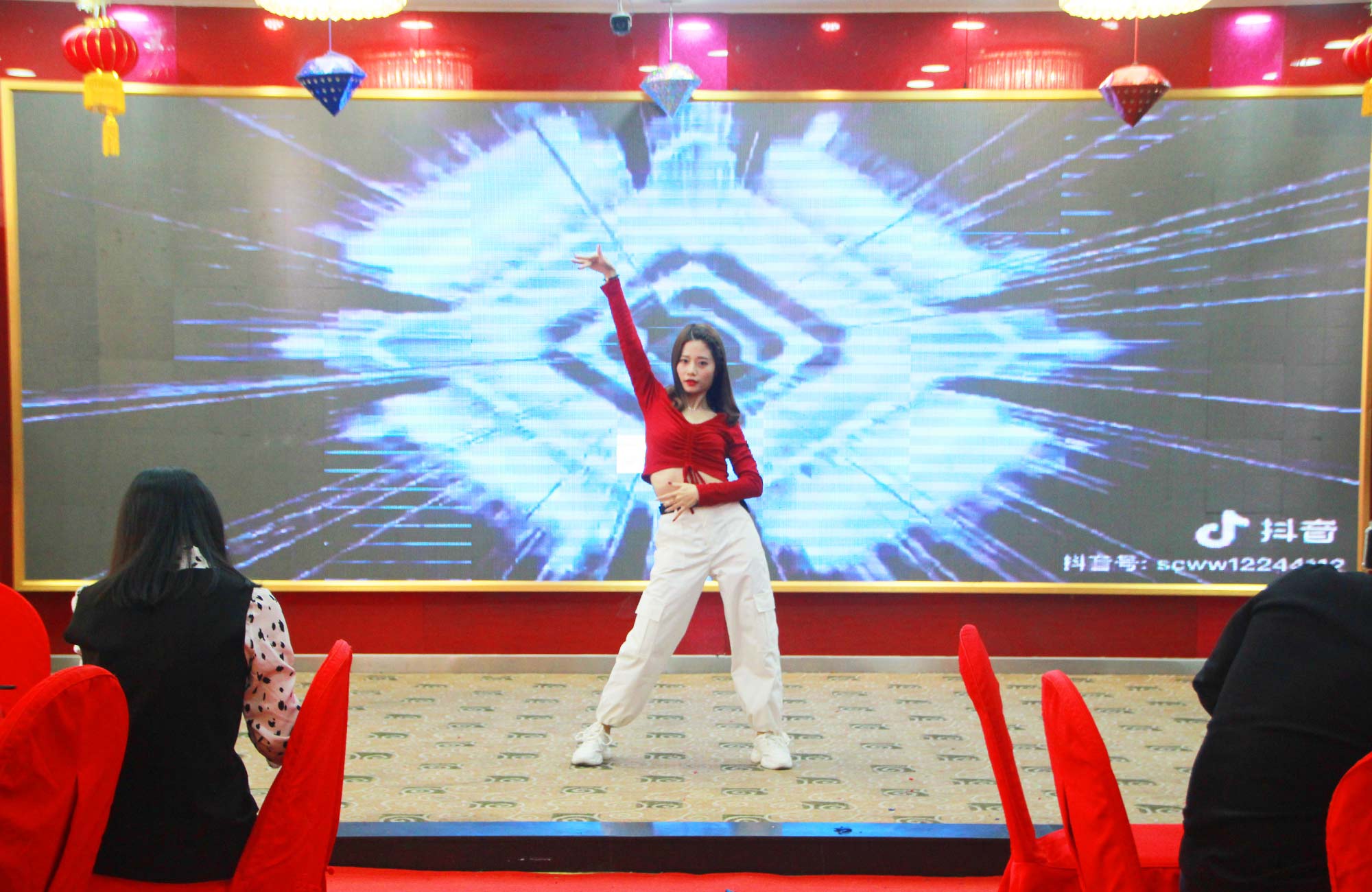 攜手并進(jìn)，砥礪前行——2020派勤工控迎新晚會(huì)圓滿舉行！