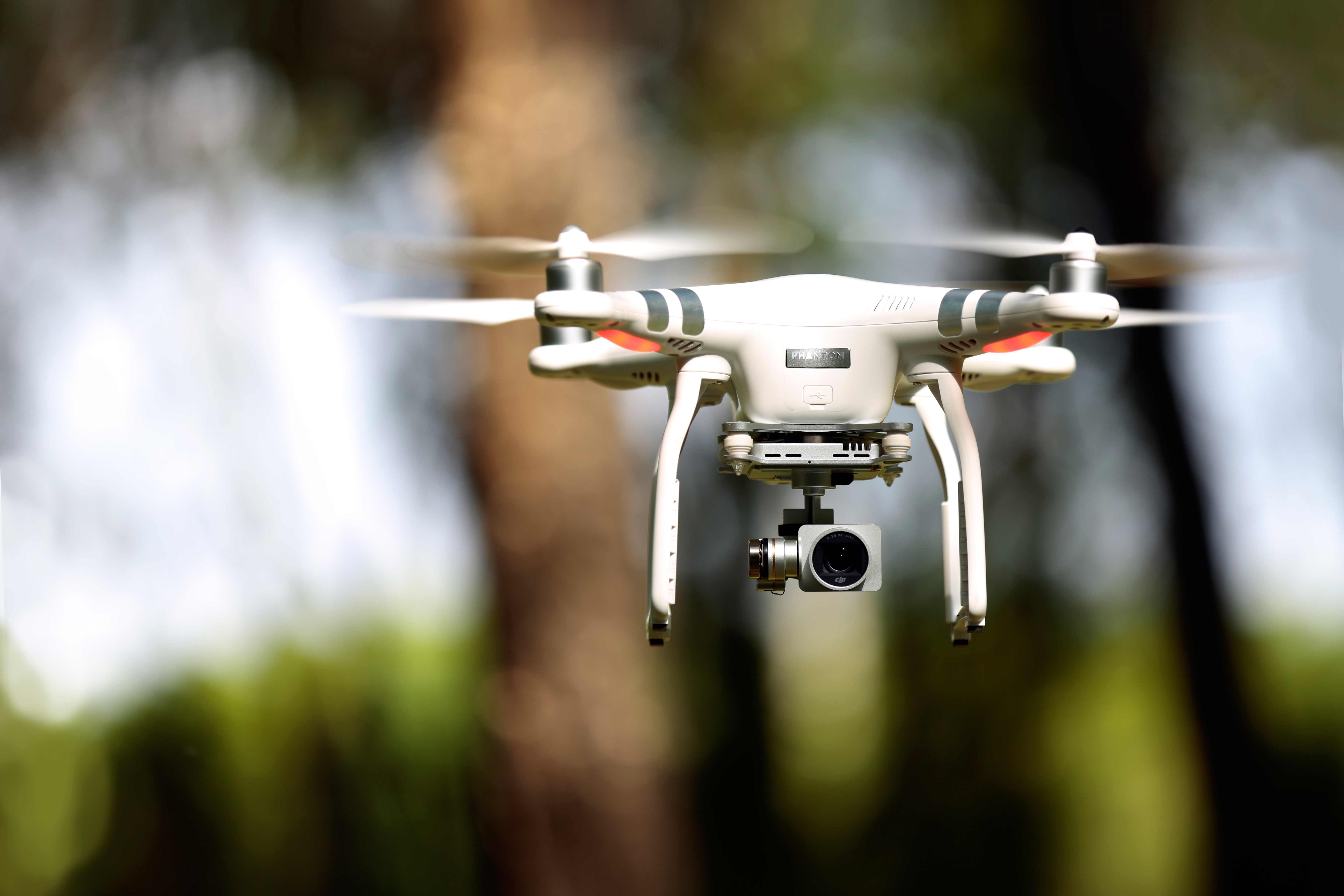 無(wú)人機(jī)作業(yè)是未來(lái)行業(yè)發(fā)展的潮流趨勢(shì)。派勤工控始終秉承質(zhì)量為優(yōu),繼續(xù)深耕其應(yīng)用環(huán)境、智能功能方面的研究與開(kāi)發(fā),無(wú)人機(jī)行業(yè)提供更完善的嵌入式方案與產(chǎn)品 無(wú)人機(jī)作業(yè)是未來(lái)行業(yè)發(fā)展的潮流趨勢(shì)。派勤工控始終秉承質(zhì)量為優(yōu),繼續(xù)深耕其應(yīng)用環(huán)境、智能功能方面的研究與開(kāi)發(fā),無(wú)人機(jī)行業(yè)提供更完善的嵌入式方案與產(chǎn)品