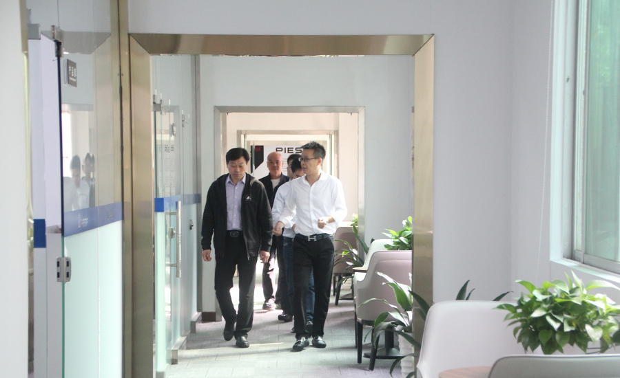 熱烈歡迎家鄉領導——監利市新溝鎮黨委書記劉軍一行 蒞臨我司視察指導工作