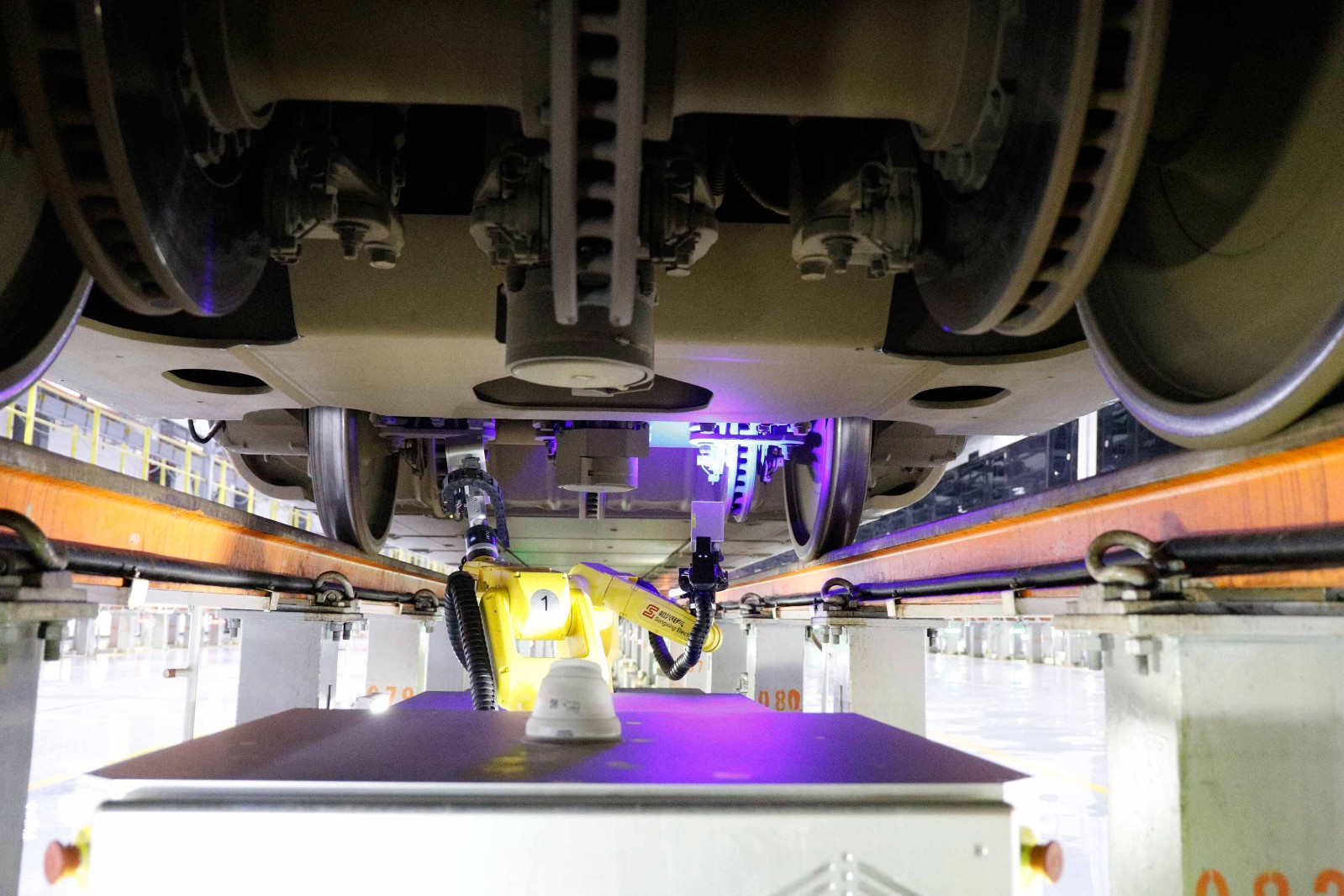 派勤硬件攜手智能機器人檢修鐵路，科技助力安全春運